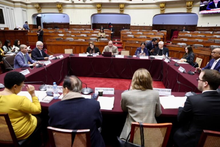 Congreso evalúa aumento de sueldo para parlamentarios: monto superaría los S/34 mil