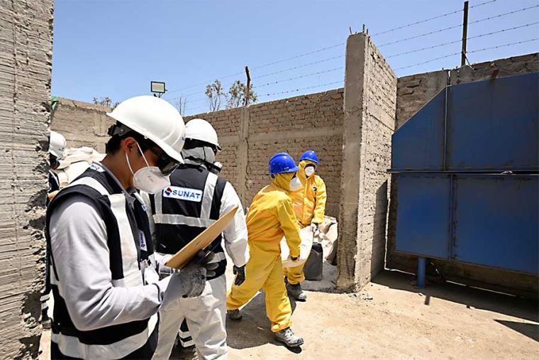 Sunat incauta 22,500 toneladas de insumos químicos usados en minería ilegal en Perú