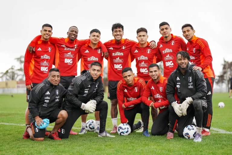 Selección peruana entrenó en el Estadio Nacional con variantes en su alineación