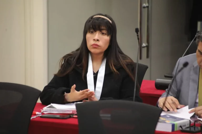 Poder Judicial dicta 10 meses de impedimento de salida del país contra Betssy Chávez