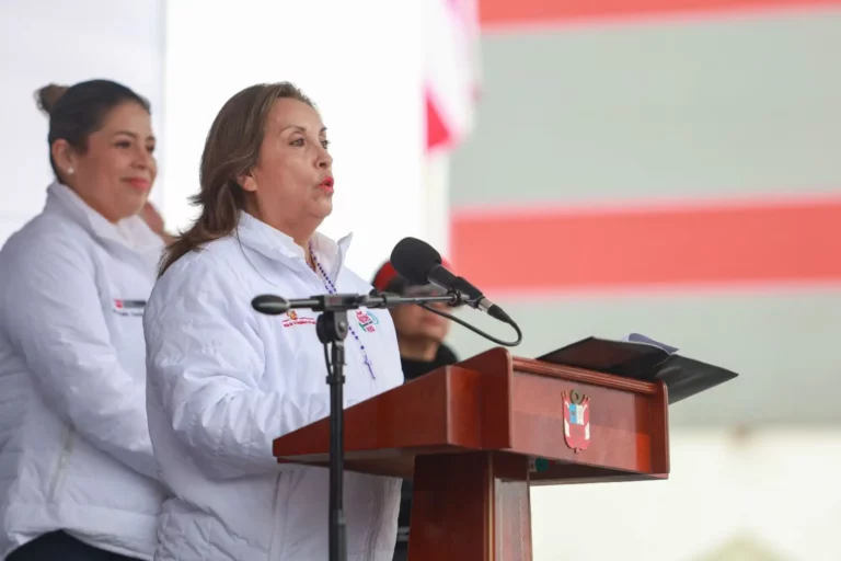 Dina Boluarte respalda el octavo retiro de fondos AFP en beneficio de los trabajadores