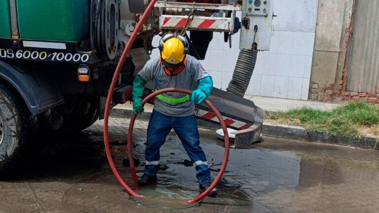 EPS Grau realiza limpieza de desagües en Castilla