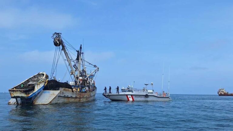 Marina de Guerra interviene embarcación extranjera por pesca ilegal en mar peruano