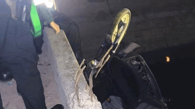 Adolescente fallece tras caída de mototaxi a canal en Vice