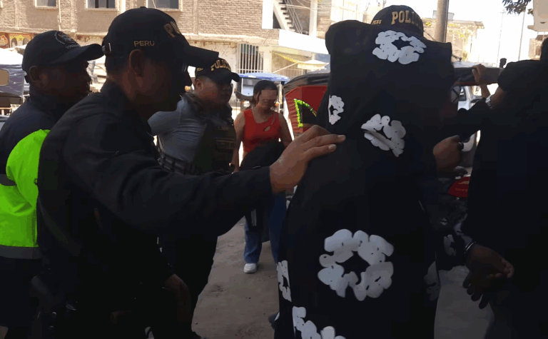 Vecinos capturan a dos sujetos que atacaron a censistas del INEI en La Unión