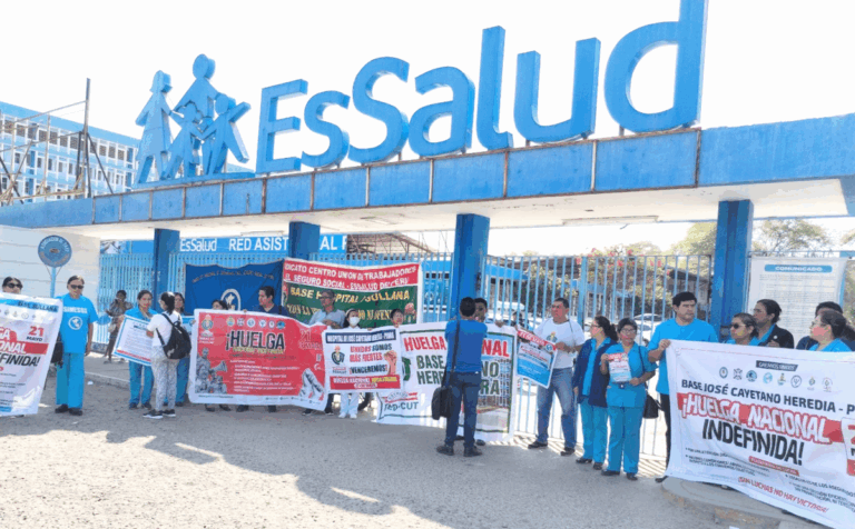 Gremios de EsSalud levantan huelga nacional tras 14 días de paralización