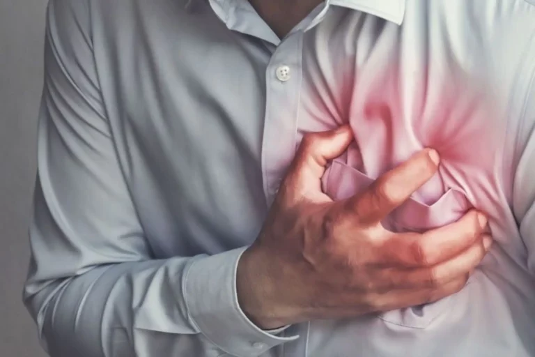 Dormir mal aumenta el riesgo de infarto y arritmias según especialista