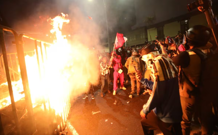 Fiscalía investiga muerte de ciudadano en protestas de Lima