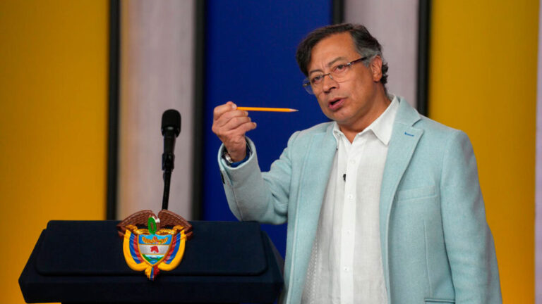 “La traición se la pagaron con traición” dice Gustavo Petro sobre destitución de Boluarte