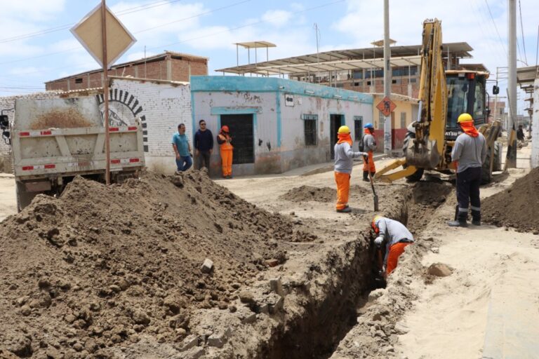 Obras de saneamiento en Catacaos benefician a más de 44 mil habitantes Obras de saneamiento en Catacaos benefician a más de 44 mil habitantes