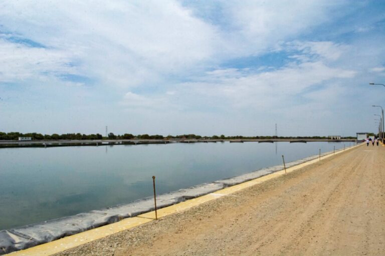 SUNASS y cooperación suiza impulsan mejoras en plantas de tratamiento de aguas residuales en Piura