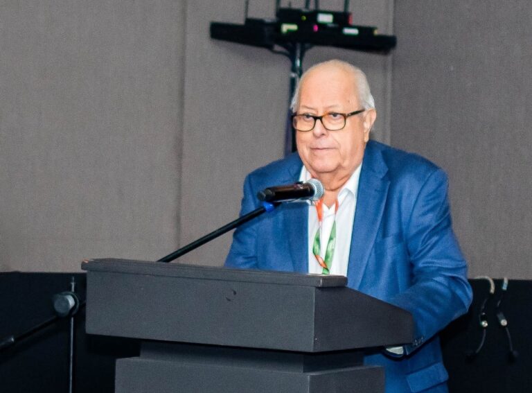 Julio Velarde destaca estabilidad económica del Perú en foro mundial de Davos Julio Velarde destaca potencial minero de Piura y llama a recuperar la confianza ciudadana