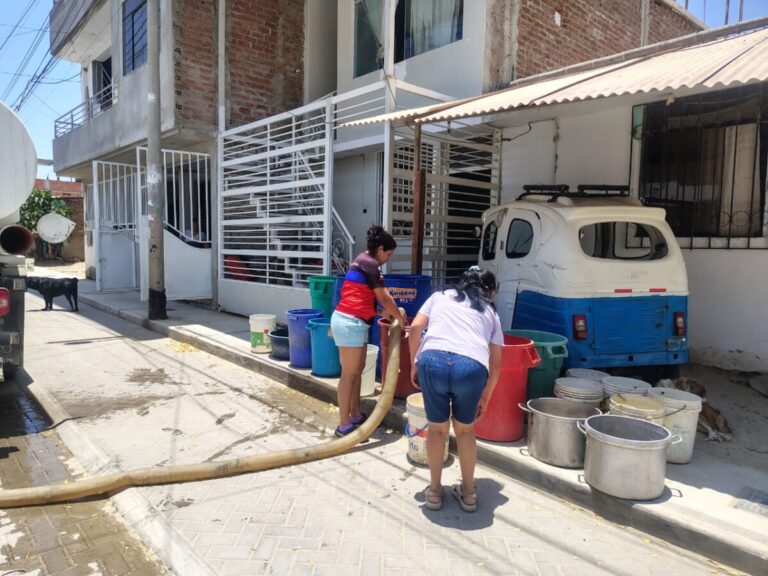 EPS Grau continúa trabajando para mejorar el servicio en el A.H. Víctor Raúl de Piura