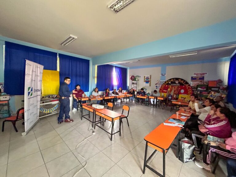 Enosa capacita a más de 250 escolares, docentes y padres de familia con su programa “Aprendiendo con Energía”
