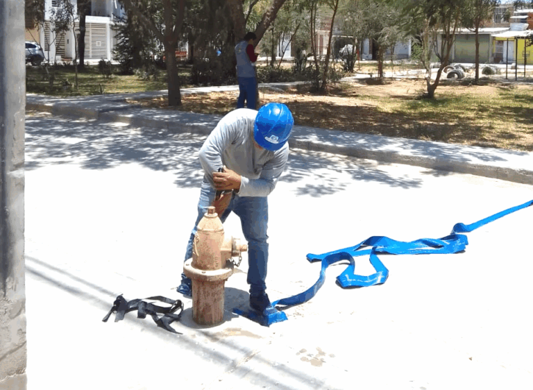 EPS Grau realizará limpieza de purgas de grifos contraincendios en la Urb. Santa Margarita EPS Grau realizará limpieza de purgas de grifos contraincendios en la Urb. Santa Margarita