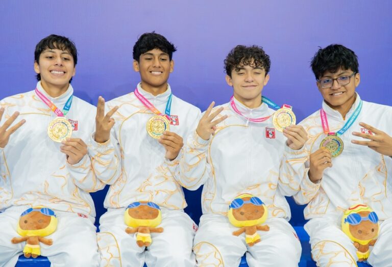 Nadadores piuranos fijan récord en relevo 4×50 combinado en campeonato 2025 Nadadores piuranos fijan récord en relevo 4x50 combinado en campeonato 2025