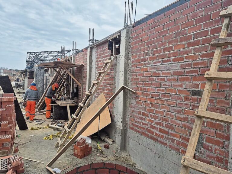 Contraloría detecta deficiencias en obra del polideportivo de Chiclayito Contraloría detecta deficiencias en obra del polideportivo de Chiclayito