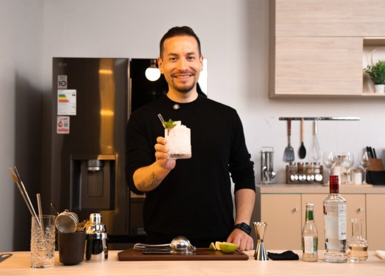 LG inicia una nueva serie de recetas de cócteles en casa junto al reconocido bartender Joel Chirinos