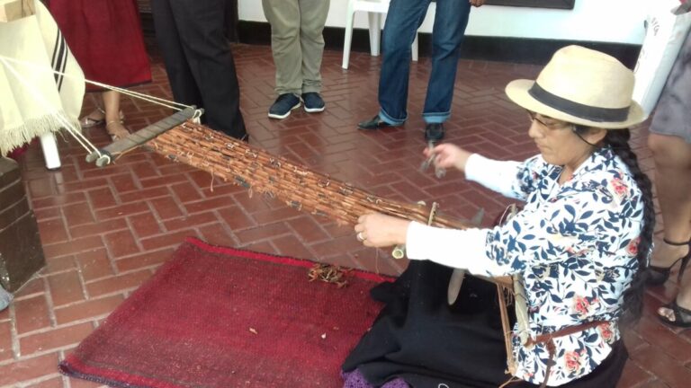 Primer concurso regional de telar de cintura reunirá a artesanas de cuatro provincias