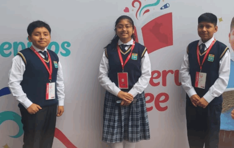 Estudiantes de la I.E. Alejandro Sánchez Arteaga de La Arena destacan a nivel nacional en el concurso El Perú Lee