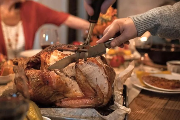 Nutricionistas explican cómo evitar riesgos al recalentar comida en Navidad Nutricionistas explican cómo evitar riesgos al recalentar comida en Navidad
