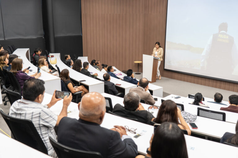 Estudiantes de la Universidad de Piura estrenan mediometraje policial en gala exclusiva