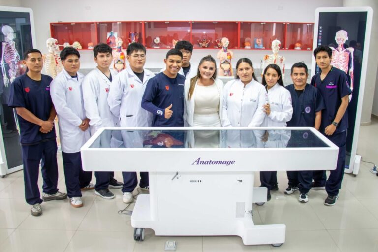 UCV inaugura moderno laboratorio de Medicina en campus Los Olivos, con tecnología utilizada por universidades de élite