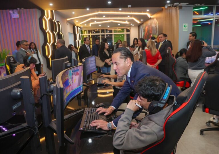 La Universidad Señor de Sipán inauguró moderna Sala Gamer de uso exclusivo para sus estudiantes