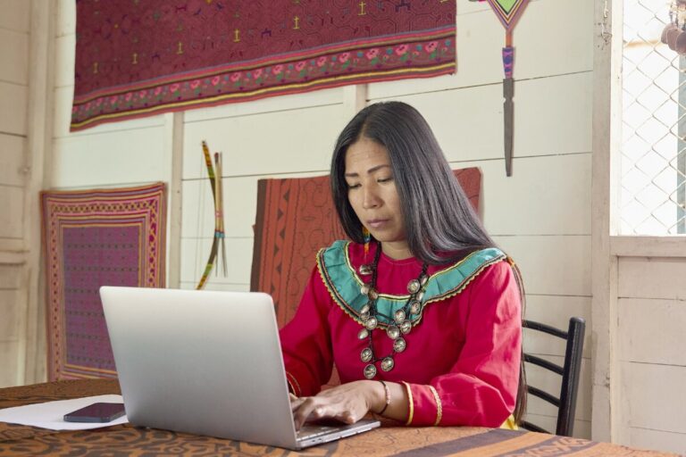 Tarifas tope de acceso a internet para instituciones públicas se reducirán hasta en un 83% Tarifas tope de acceso a internet para instituciones públicas se reducirán hasta en un 83 %