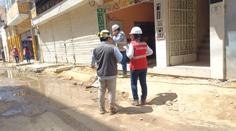 Contraloría inspecciona obras del centro de Piura ante quejas por retrasos en la ejecución Contraloría inspecciona obras del centro de Piura ante quejas por retrasos en la ejecución