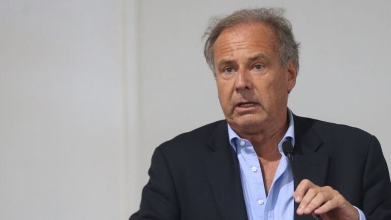 Alfredo Barnechea anuncia denuncia penal contra miembros del JNE tras fallo electoral Alfredo Barnechea anuncia denuncia penal contra miembros del JNE tras fallo electoral