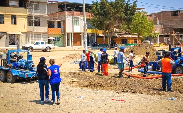 Defensoría del Pueblo supervisa trabajos de EPS Grau tras rotura de desagüe en la avenida Don Bosco