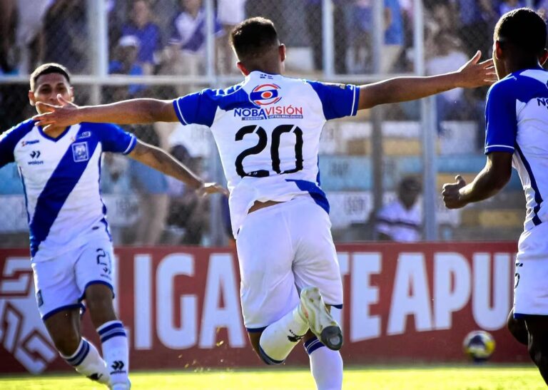 Alianza Atlético debutará en la Sudamericana con nuevo técnico