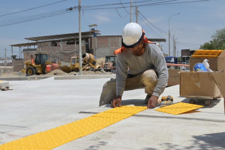 Vecinos de Los Bancarios y Hermanos Cárcamo se beneficiarán con obra vial