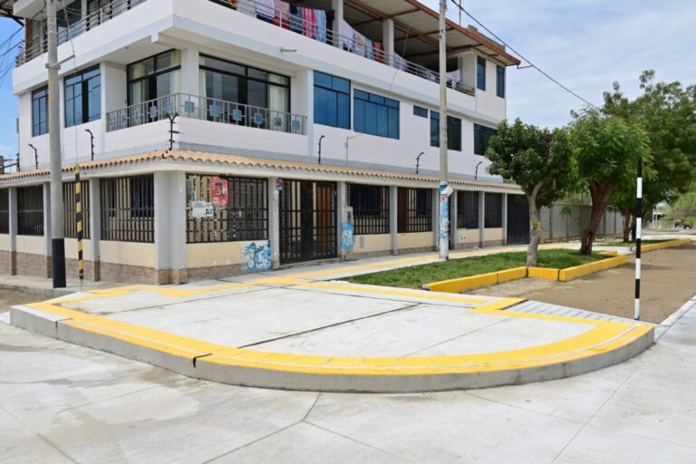 2 300 vecinos se beneficiarán con la renovación de pistas, veredas y servicios básicos en la avenida Los Rubíes