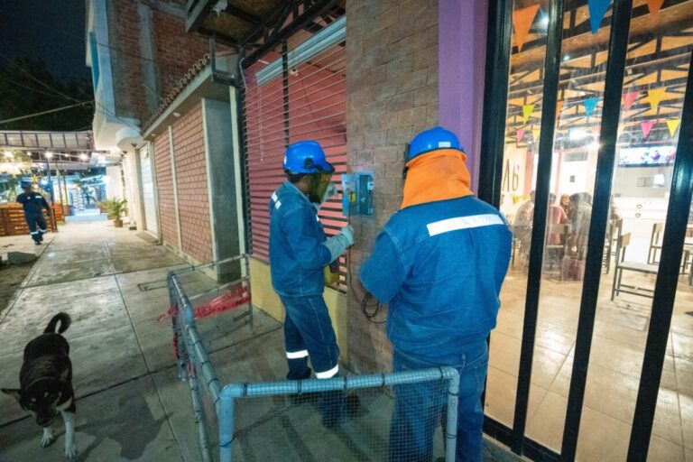 Realizan operativos nocturnos contra hurto de energía en Santa Margarita y Av. Santa Rosa