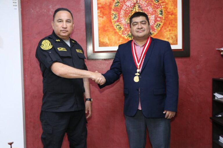 Colegio de Ingenieros y PNP coordinan medidas frente a extorsiones en obras de Piura Colegio de Ingenieros y PNP coordinan medidas frente a extorsiones en obras de Piura