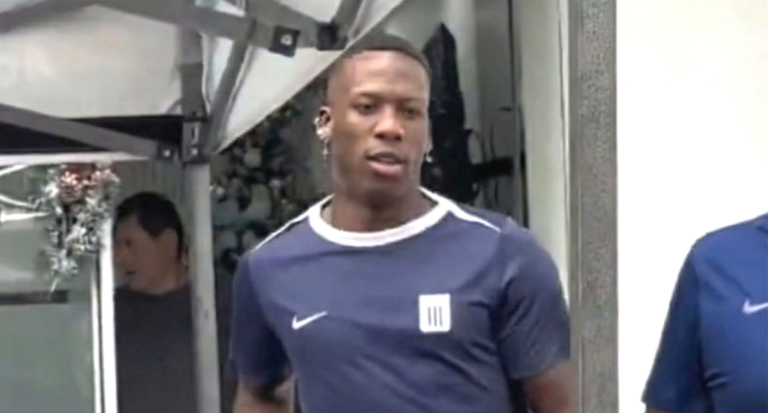 Luis Advíncula arribó a Lima para iniciar su etapa como refuerzo de Alianza Lima