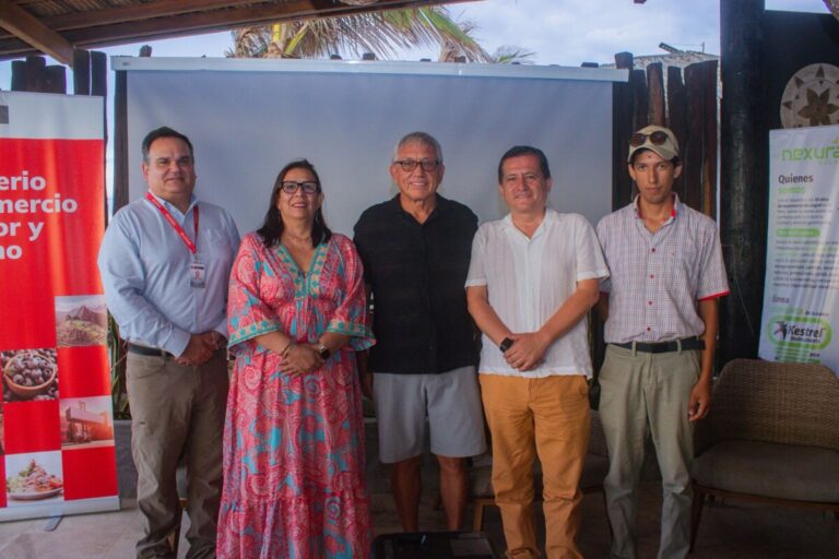 El Refugio de Vichayito organizó evento sobre energías renovables junto a autoridades nacionales El Refugio de Vichayito organizó evento sobre energías renovables junto a autoridades nacionales