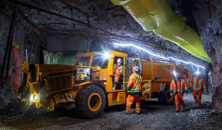 Minería formal puede generar nueve empleos por cada puesto directo y convertirse en motor de desarrollo para Piura, según el IPE