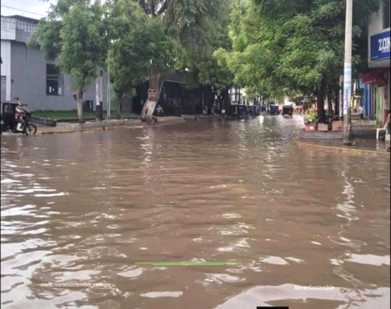 Lluvias superan los 120 mm en Piura y elevan ríos a nivel de alerta