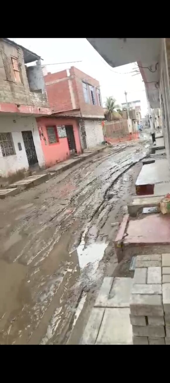 Catacaos: vecinos exigen a la municipalidad pavimentar la calle Emilio Ramírez
