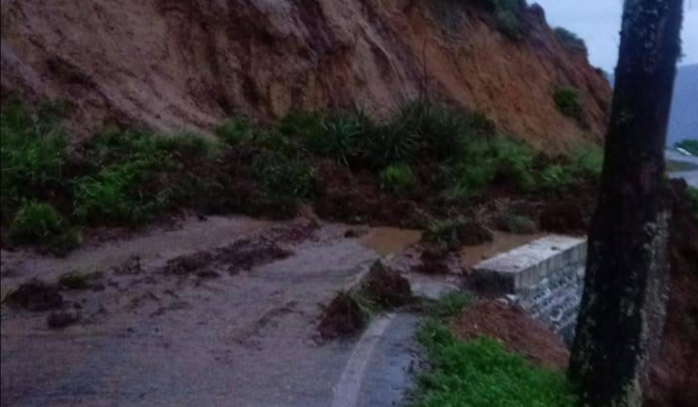 Accidente en la vía Canchaque–Huancabamba deja tres heridos, uno en estado crítico Tras el accidente, efectivos de la comisaría de Canchaque activaron los protocolos de emergencia. Foto: referencial.