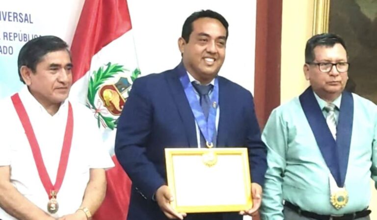 Condecora como "Embajador para la paz" a Marvin Álvarez, candidato a diputado por Fuerza Popular