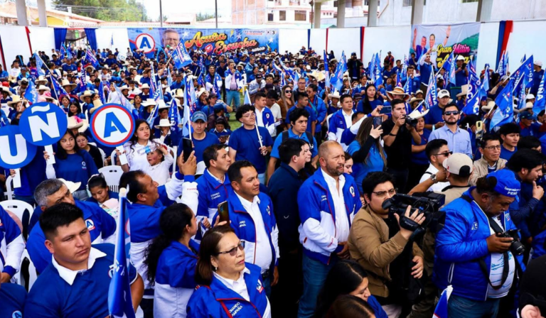 La jornada contó además con la presencia de candidatos provinciales y distritales.
