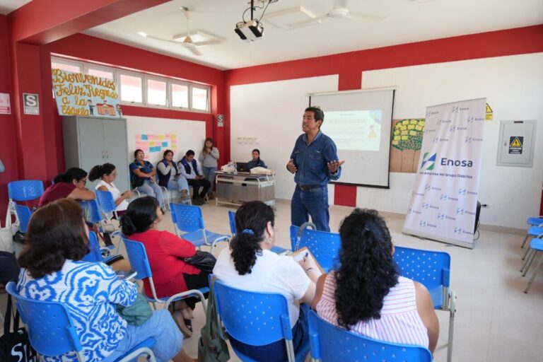 Enosa promueve el uso eficiente de la energía con taller dirigido a docentes de la I.E. Nuestra Señora del Carmen