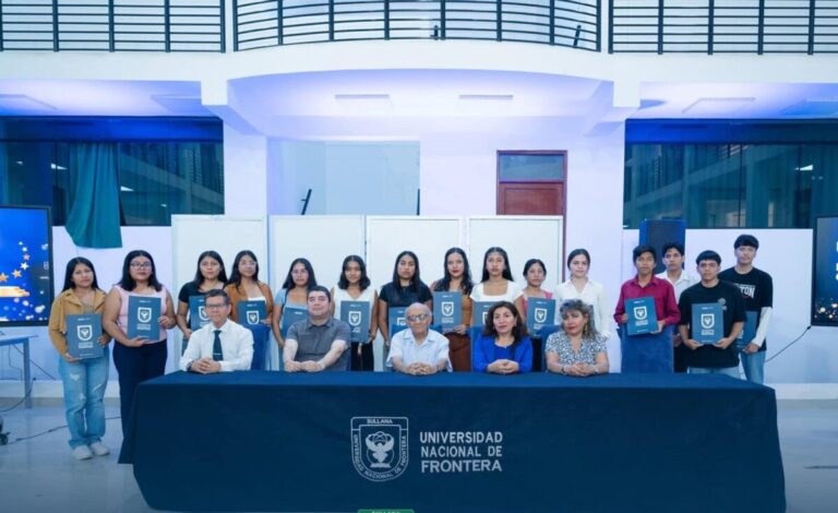 UNF realiza ceremonia de reconocimiento a ingresantes que obtuvieron los primeros puestos a través del CEPRE