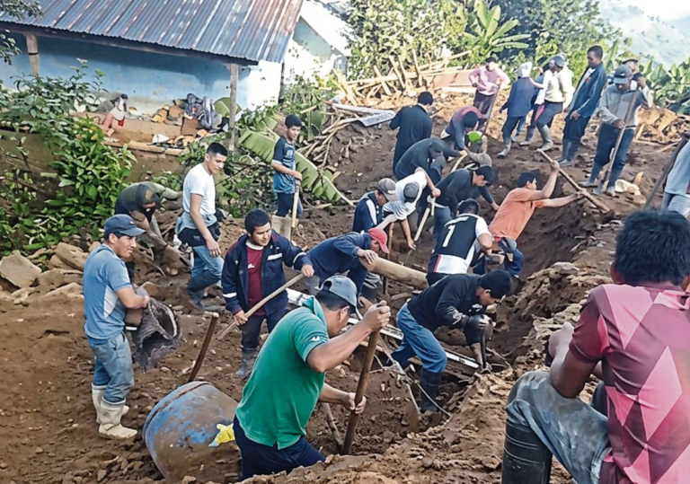 Madre de familia muere tras deslizamiento que sepultó viviendas en Ayabaca