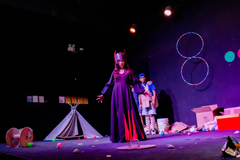 De la timidez al escenario: Carla Helen y el poder del teatro para sanar y reinventarse