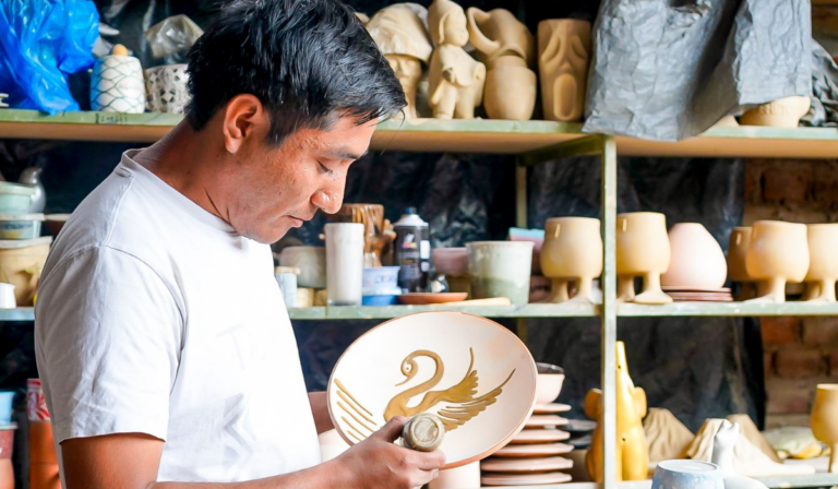 La iniciativa lleva por nombre “Innovando y revalorizando las tradiciones para mejorar la competitividad de la cerámica de Chulucanas”.